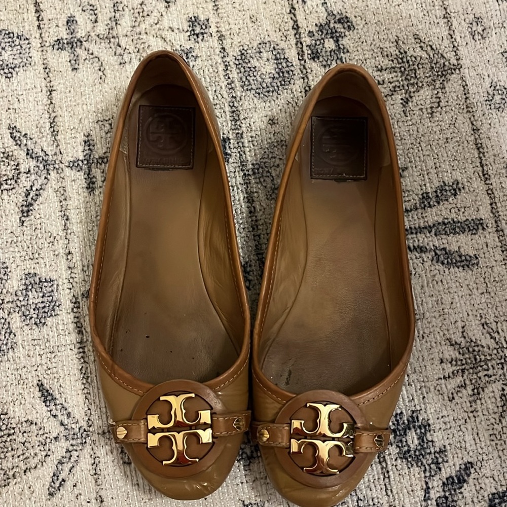 Tory Burch Aaden tan patent leather ballet slippers size 9